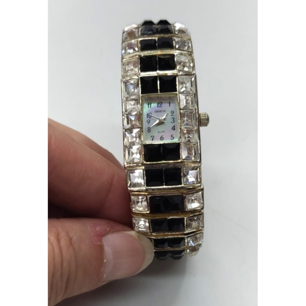 Vintage Geneva Elite Ladies Bangle Style Watch Onyx‎ and Clear Crystal